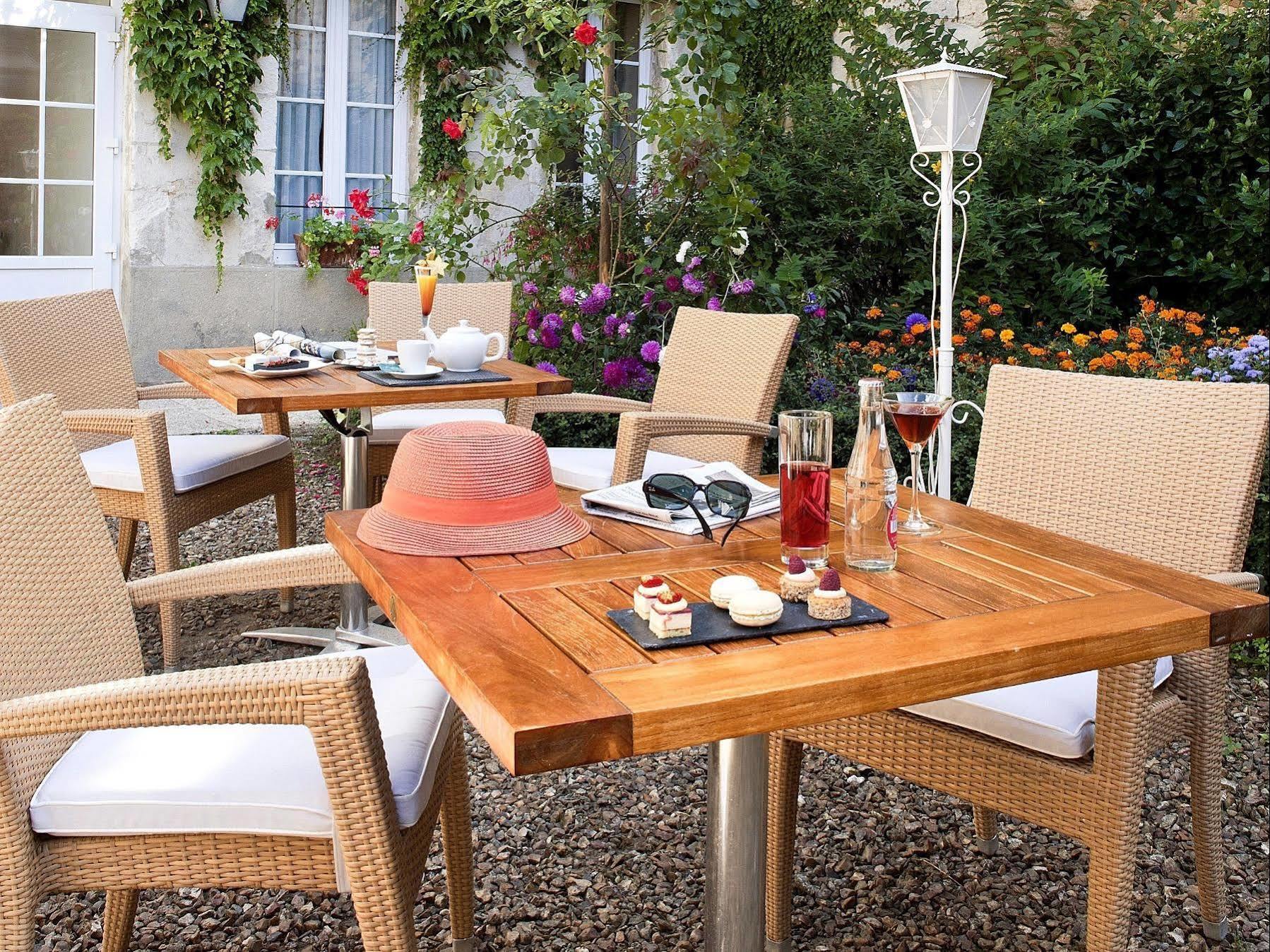 Logis - Hotel & Restaurant Du Tribunal Mortagne-au-Perche Esterno foto